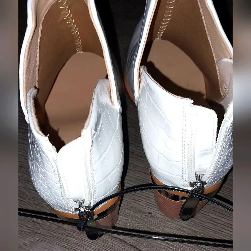 Elegant chunky heel bootie sz 8.5